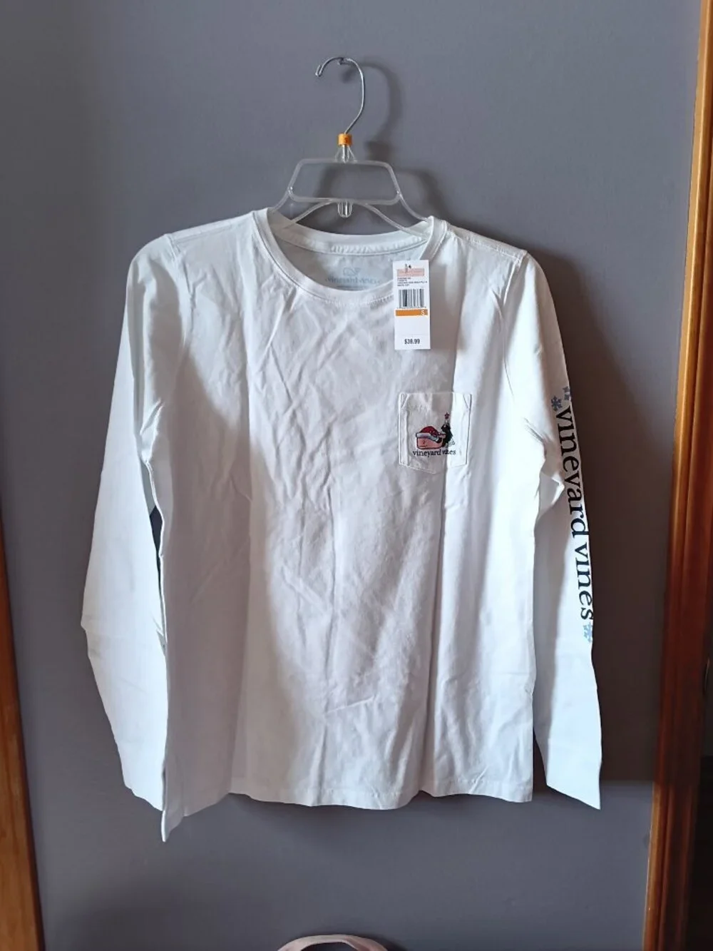 (BOUTIQUE) New Vineyard Vines Christmas Shirt, size S - Picture 2 of 6